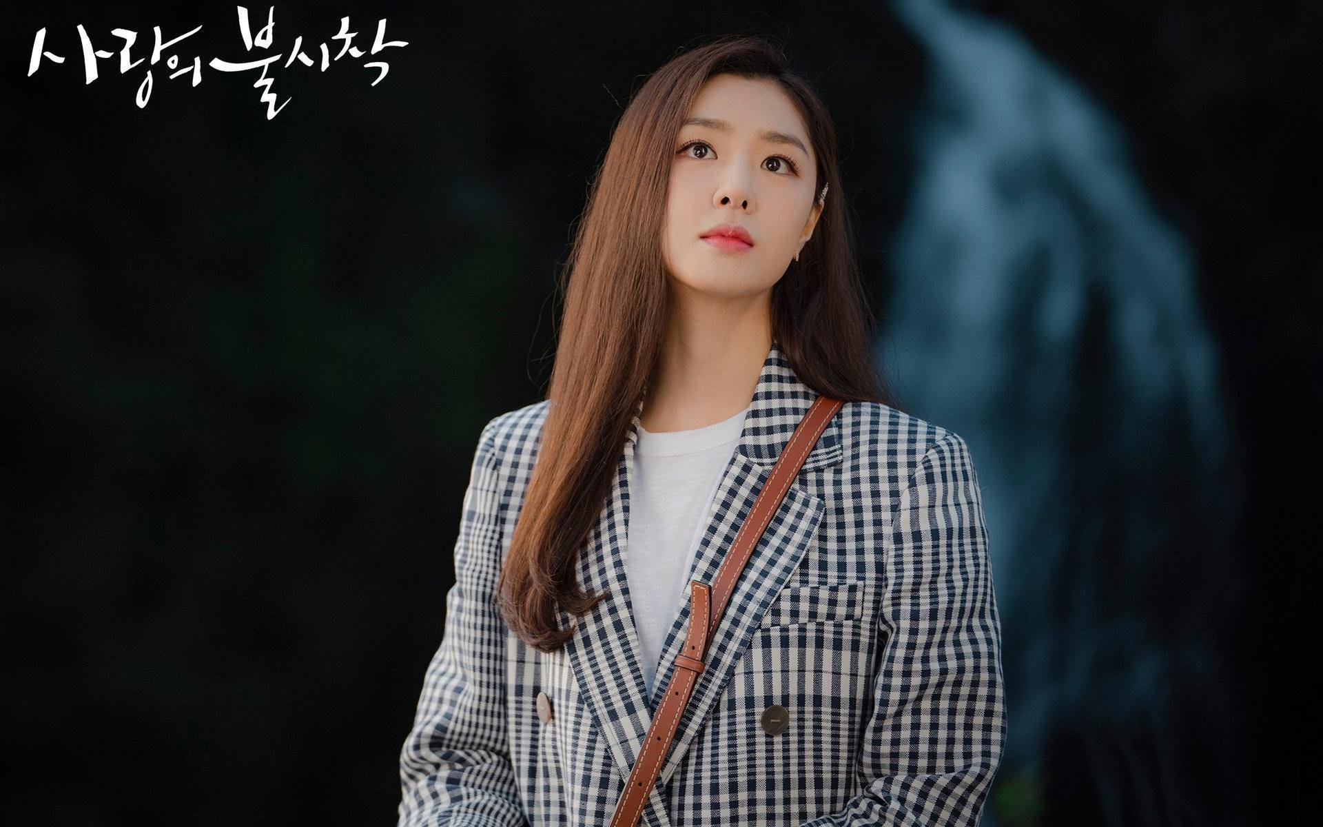 李娜表示球员生涯最难的是孤独感，李娜打球风格