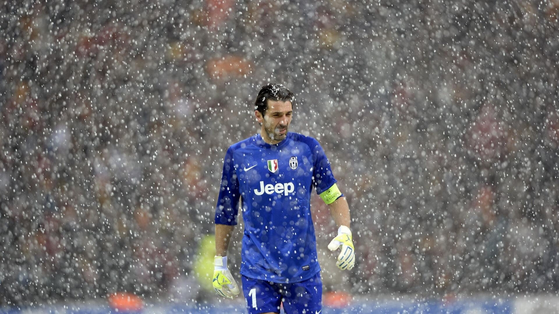 爱爱游戏-传奇“逆袭”故事：从平凡到伟大的奋斗历程，名人从平凡走向伟大的事例